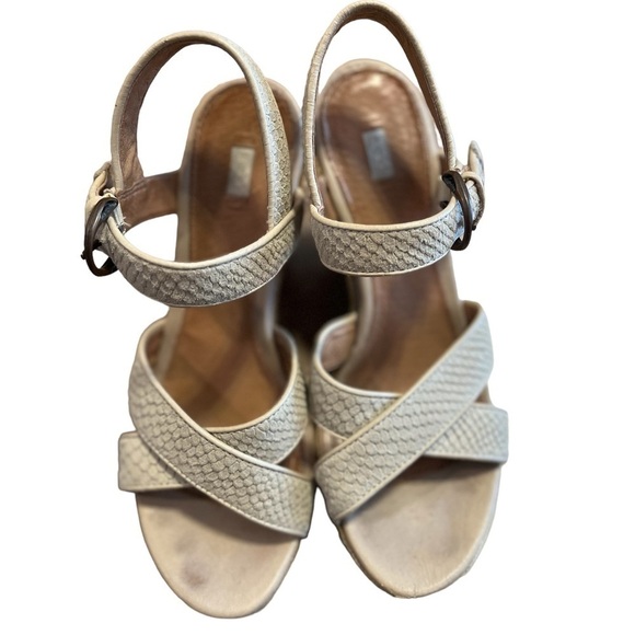 Ugg cream colored wedge sandals - Picture 1 of 8